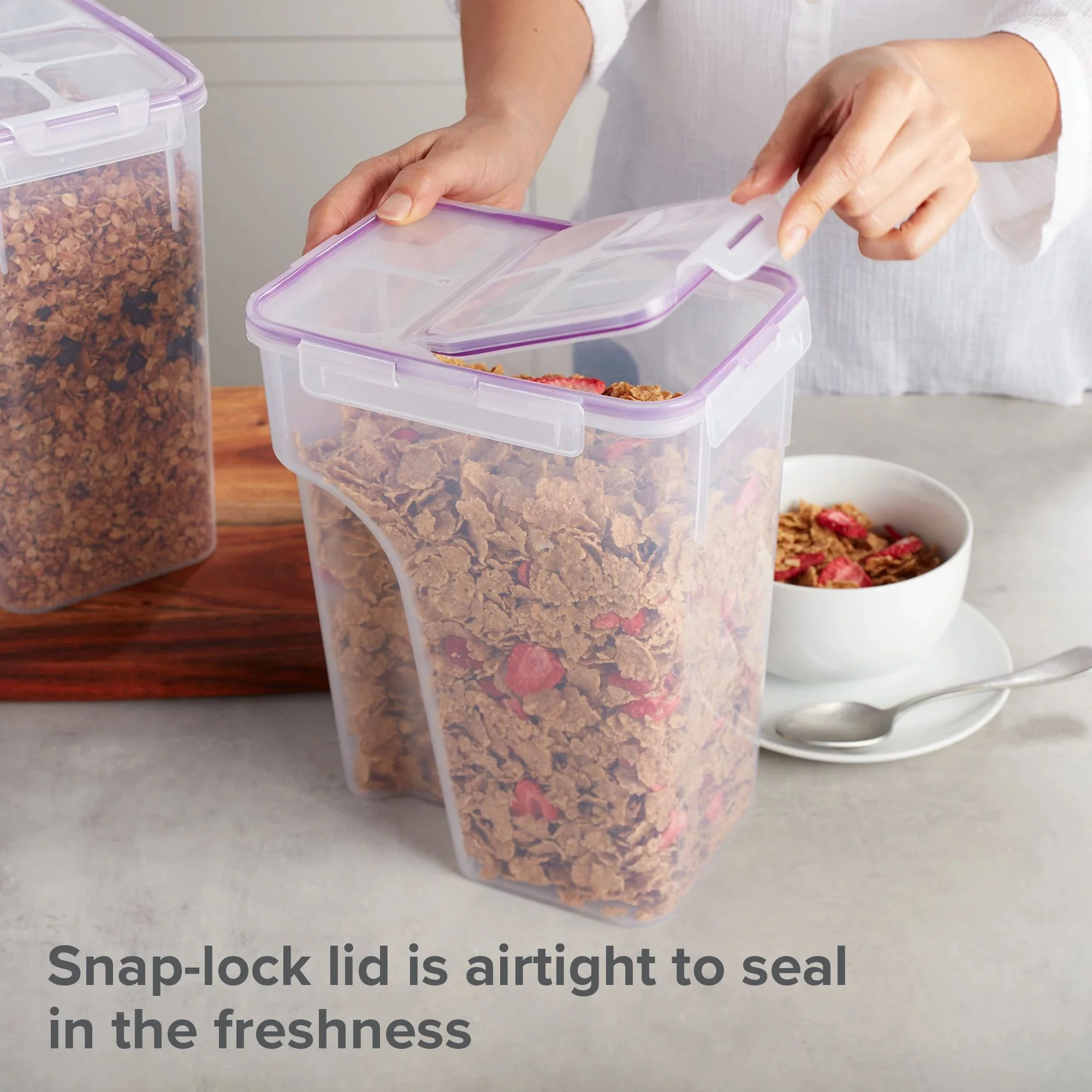 156-snapware-airtight-22.8-cup-plastic-food-storage-container-2-pack-4.webp Snapware® Airtight 22.8-cup Plastic Food Storage Container, 2-pack