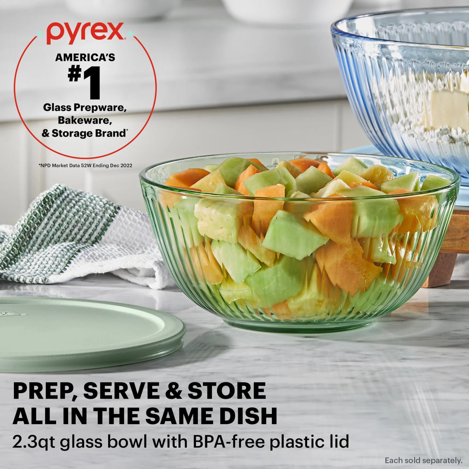 195-pyrex-colors-sculpted-tinted-2.3-quart-mixing-bowl-with-lid-green-2.webp Pyrex® Colors Sculpted Tinted 2.3-quart Mixing Bowl with Lid, Green