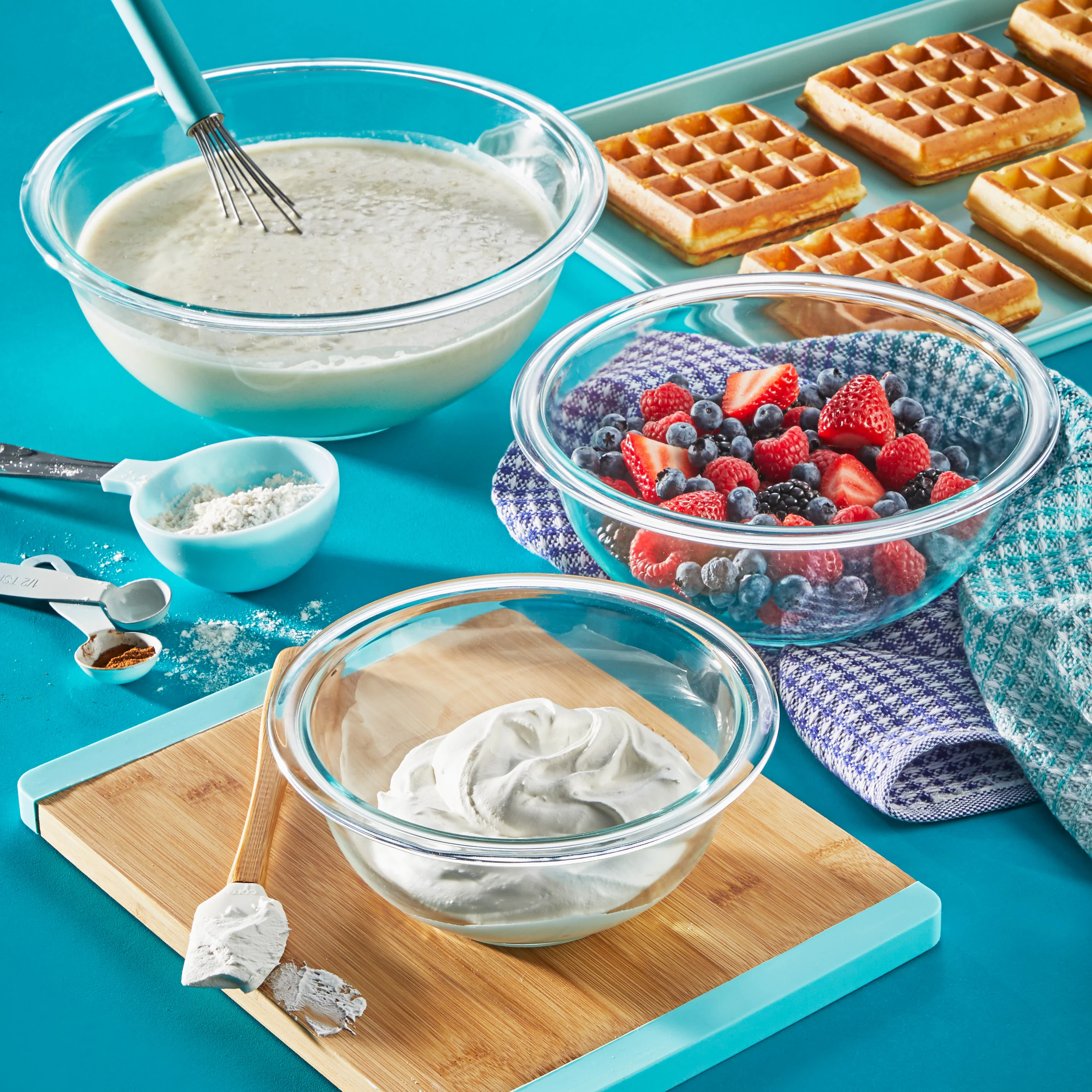 200-pyrex-3-piece-mixing-bowl-set-2.webp Pyrex® 3-piece Mixing Bowl Set