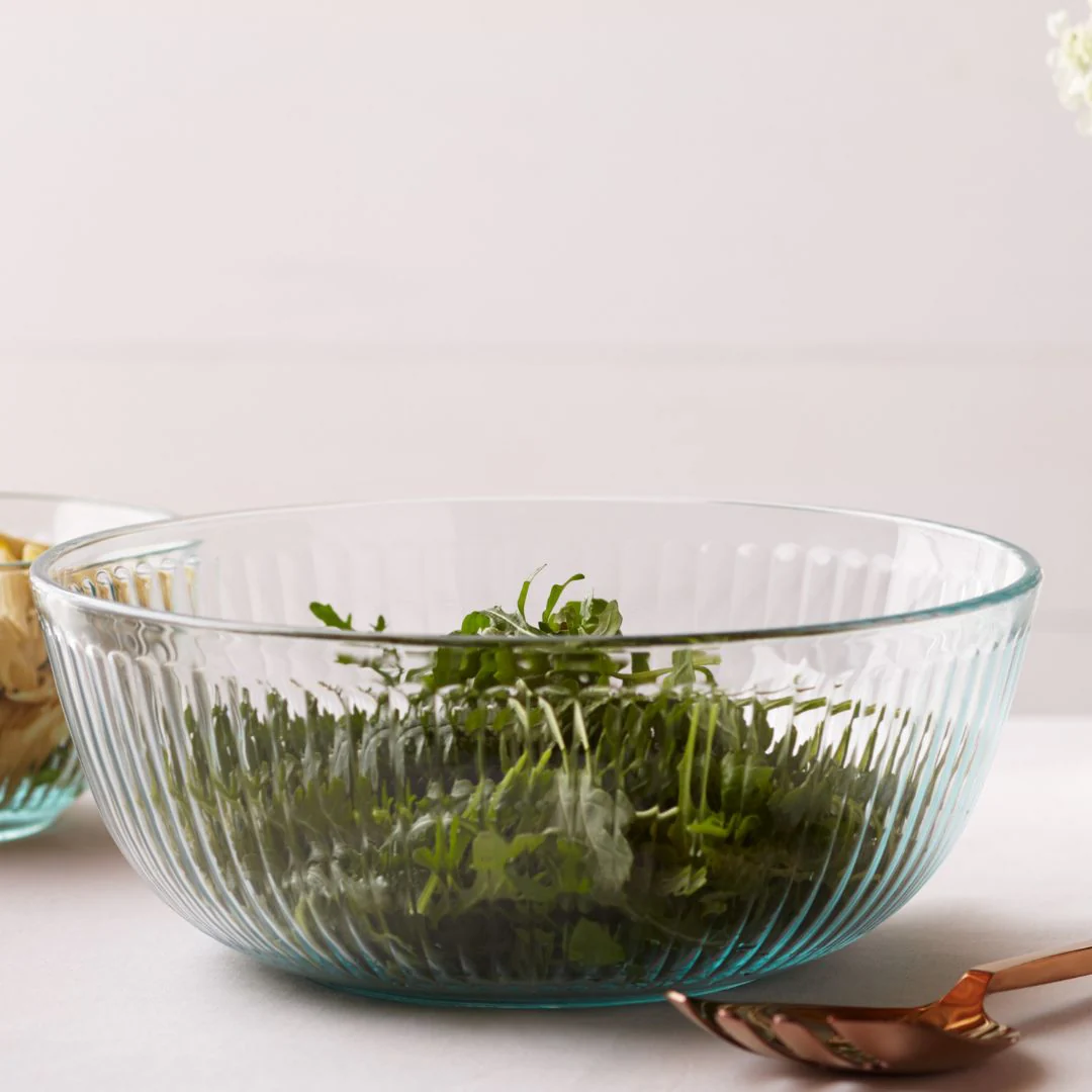 207-pyrex-sculpted-4.5-quart-mixing-bowl-2.webp Pyrex® Sculpted 4.5-quart Mixing Bowl