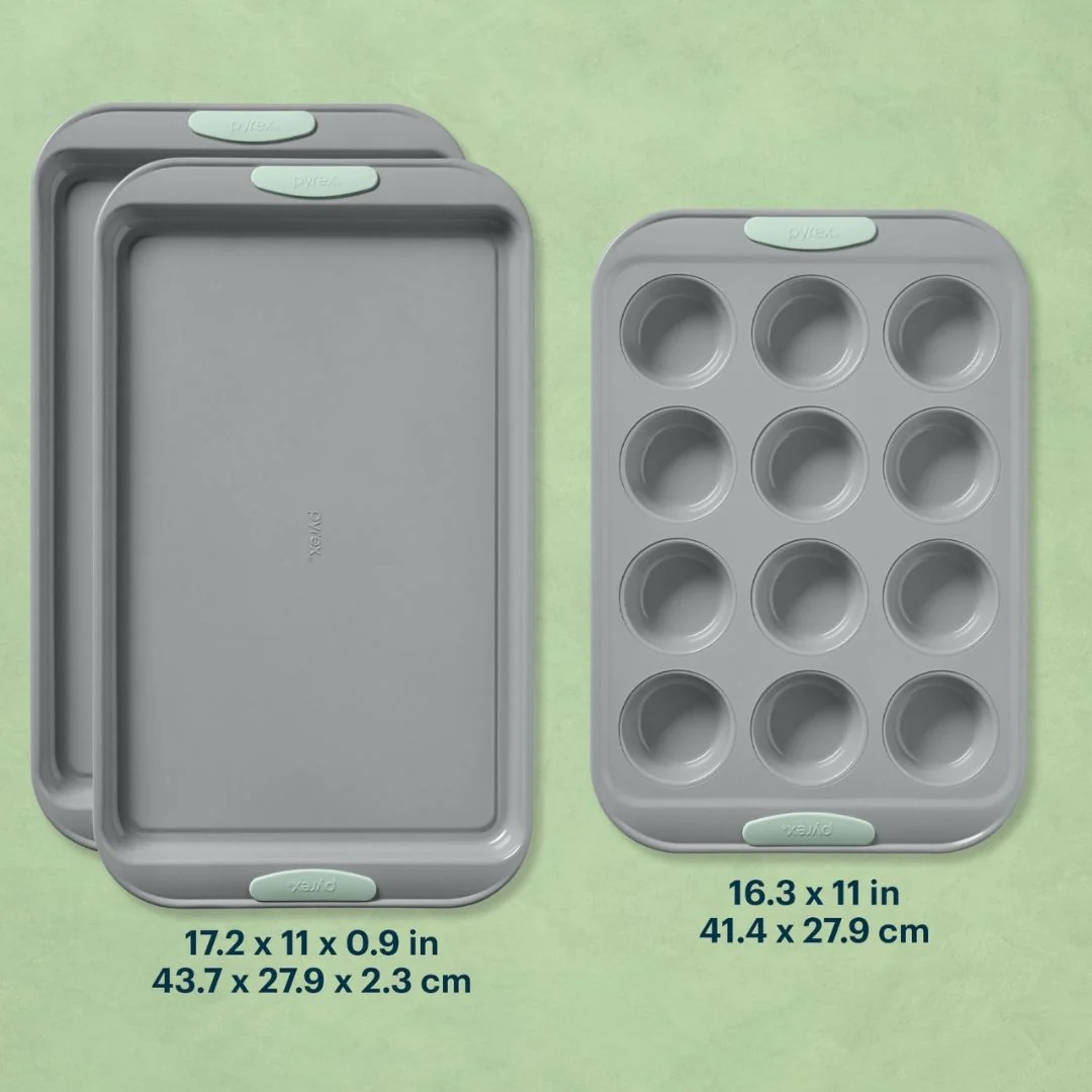 24-pyrex-metal-bakeware-3-piece-set-in-sage-2.webp Pyrex® Metal Bakeware 3-Piece Set in Sage