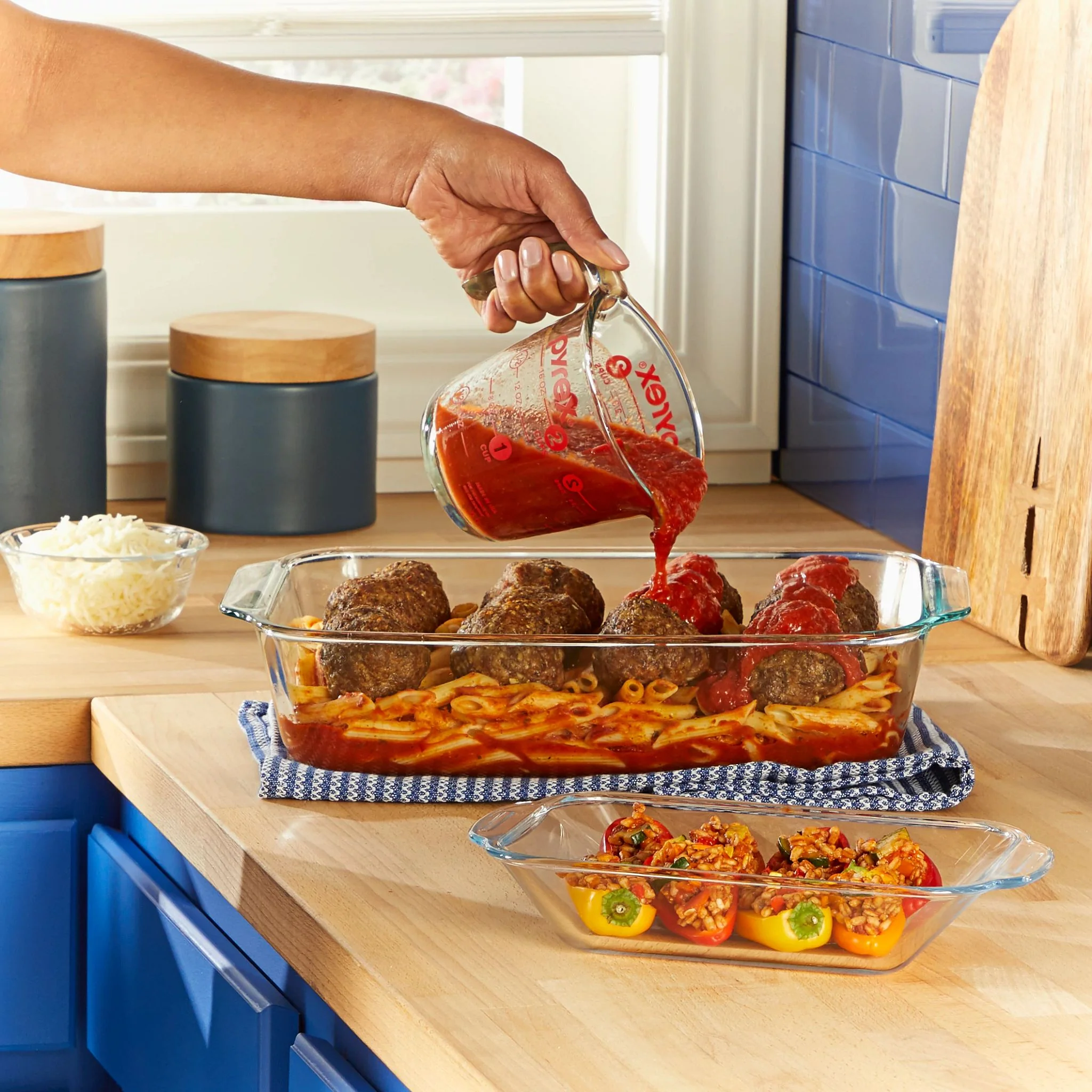 71-pyrex-9-x-13-deep-oblong-baking-dish-6.webp Pyrex® 9" x 13" Deep Oblong Baking Dish