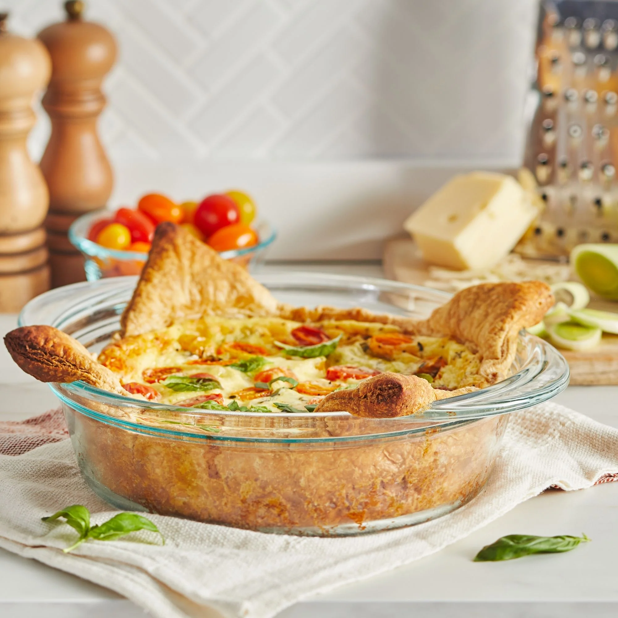 76-pyrex-deep-9.5-round-baking-dish-pie-plate-4.webp Pyrex® Deep 9.5" Round Baking Dish - Pie Plate
