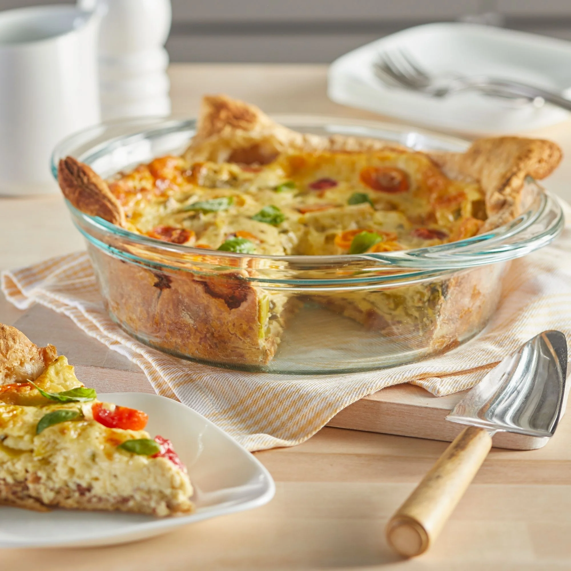 76-pyrex-deep-9.5-round-baking-dish-pie-plate-5.webp Pyrex® Deep 9.5" Round Baking Dish - Pie Plate