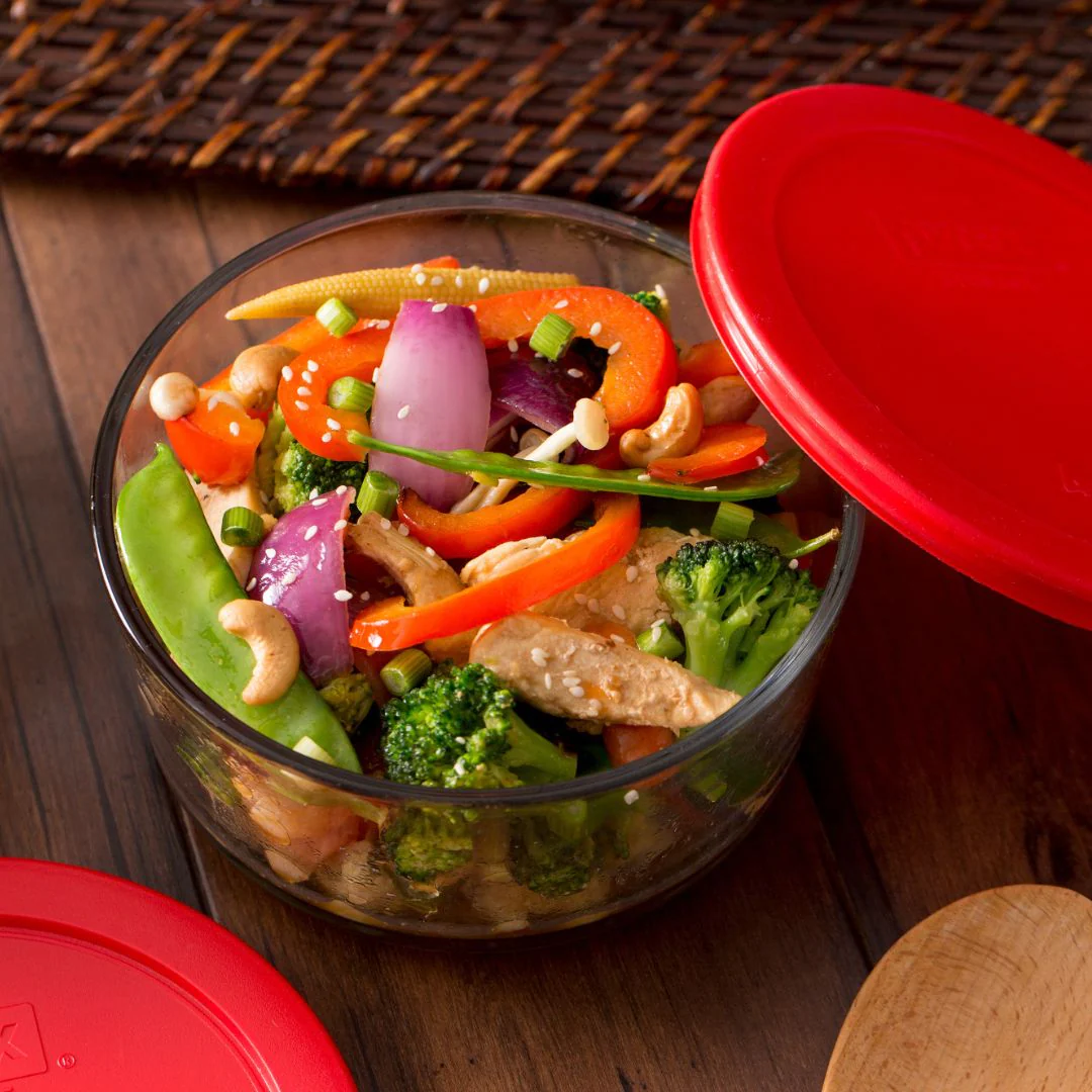 98-pyrex-simply-store-7-cup-glass-food-storage-container-with-red-lid-2.webp Pyrex® Simply Store® 7-cup Glass Food Storage Container with Red Lid